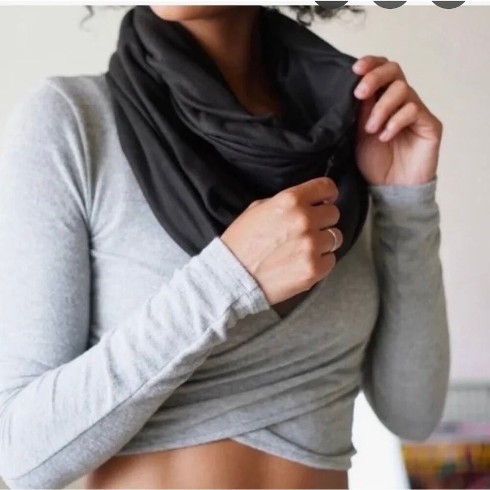 Beyond Yoga Pocket Infinity Scarf Black Brand New With Tags Gym Workout - Picture 2 of 7
